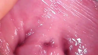 Hot Asian Desperate to Piss