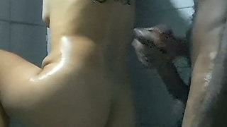 Stepsister Invites Me to Fuck While Bathing