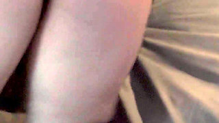 Masturbating in New Shoes Easily Causes Sweet Squirting on the Puffy