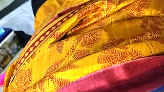 Desi Aunty Enjoyed Sex by Putting Finger in the Ass