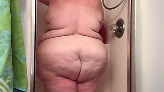 Shower Time with Julie Ginger