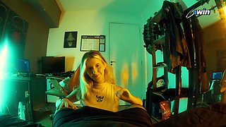Brasiloirinhas Huge Tits Make Eva Elfie Squirm in Lesbian Passion