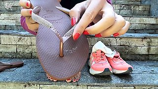 Linsey Dawn solo foot fetish