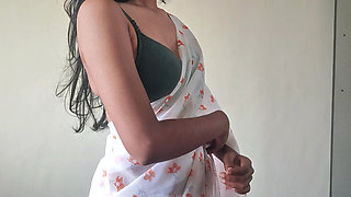 Your 18 Yr Old Didi Wearing Sexy Saree with Showing Some Pussy Hairs
