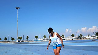 Skateboarding fail of big ass Thai MILF