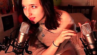 Hot Busty Webcam Babe Masturbate Solo