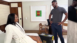 O t cnico do motel entrou no meu quarto pra consertar a