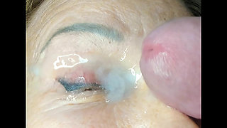 Mature lady facecum huge load on eye