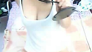 Asian Webcam Girl: Kyo Sun's Chinese Factory Worker Show