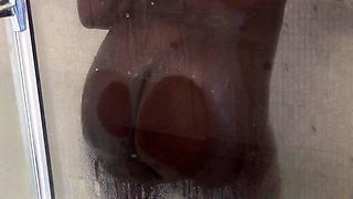 Big ass black girl masturbates before gets fucked