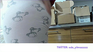 CAMELTOE- MASTURBATE WITH PAJAMAS- BIG ASS- RUBBING PUSSY WITH PAJAMAS
