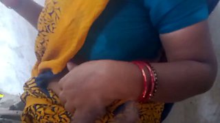 Very hot sex indian cooks aunty