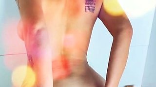 Sexy hottie Anetta Keys enjoys a solo toy masturbation