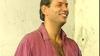Hardcore scenes outdoor in vintage porn