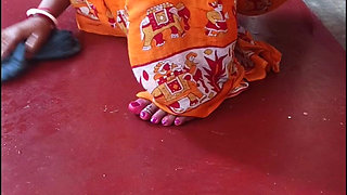 Desi Housewife Changing Saree While Being Watched by Bengali Maid Secretly