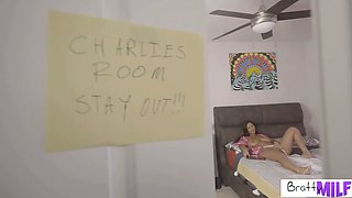 Horny StepMomma Ashlyn Peaks Caught Masturbating in Stepsons Bed Demands He Fuck Her - S3:E8