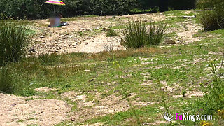 Cruising and Sex on the Beach. Elena De La Vega Has Sex with a Stranger in Public on Fakings