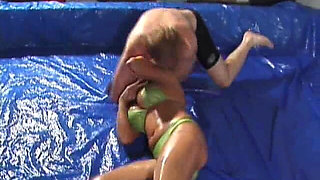 Vanessa Vs. Peter, Oil, Fighting Challenge 4, Match Two