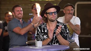 Mizaki can't contain himself... - Jacquie et Michel TV