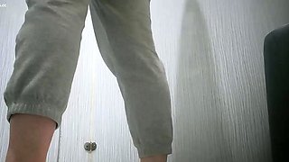 Amateur hottie solo masturbation