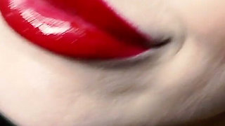 Belles Big Red Lips