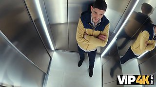 Vip4k. i pressed the button and sucked his pecker!