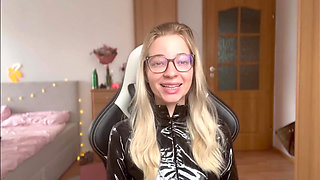 All You Need to Know About Latex Fetish (pvc, Leather)