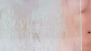 Hot amateur blonde pregnant toying her pussy solo