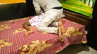 Sri Lankan 18 Hot Girl - Teen Hot Couple