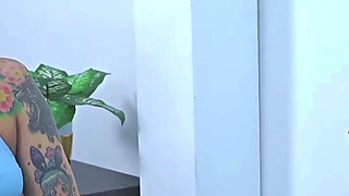 Colombian MILF Goes to the Doctor for Her Tight Asshole and Fucks Her Doctor with the Huge Cock