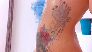 Amateur Big Boobs jerks Big Dick