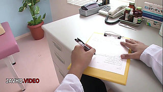 Stockings clad Asian beauty Kyoka Mizusawa delivers Blowjob service passionately POV