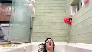 Hairy Bath Pussy Play