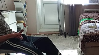 The Maid Agreed To Have Sex For A Tip