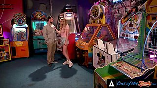 Sky Pierce Deepthroats Stepdad Before Doggystyle - Step Family Sex With Spanish Subs