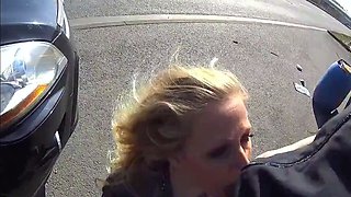 Outdoor Blowjob - Schwanzlutscherin im Freien!