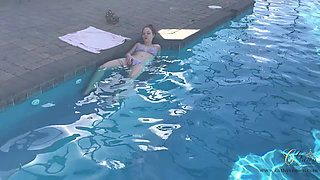 I Ass at the Pool