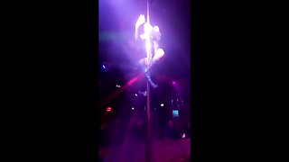 Glamour amateur striptease