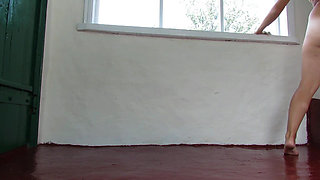 Naked Beauty Started Cleaning