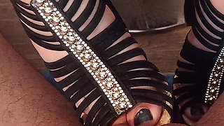 Erotic Latin MILF Masseuse Seduces Me with Hands, Feet and Ass, Ending in Her Mouth