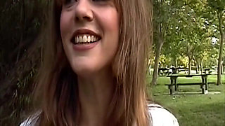 Amateur Handjob in the Park