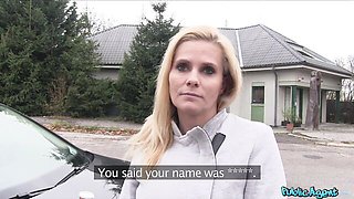 Minx's ass spreading porn