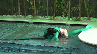 Surprise in the Hotel Pool