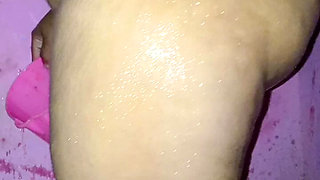 Desi Aunty Bathing Nude Video in Bathroom for Boyfriend