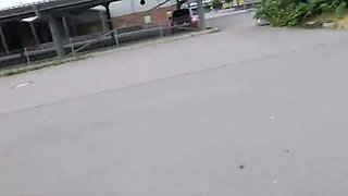 il la tire au supermarché