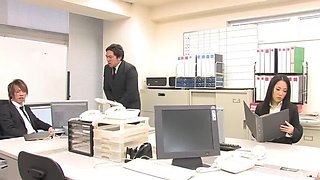 Japanese beauty Ai Mizushima's creampie from her new boss
