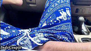 A Hot and Sexy Hijab-wearing Student's Wife Invited Him From a Jakarta University. She Played with My Cock Beside the Car