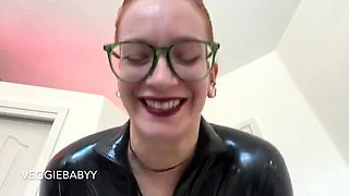 Futa Sisterhood Breeding: Amateur Redhead in Latex Dominated by Veggiebabyy