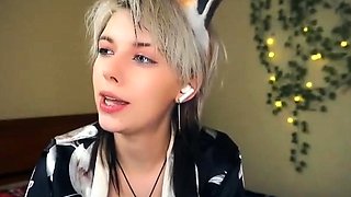 Blonde emo amateur solo masturbation