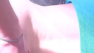 A Horny Stranger Girl Dragged the Delivery Man's Dick Into Her Pussy